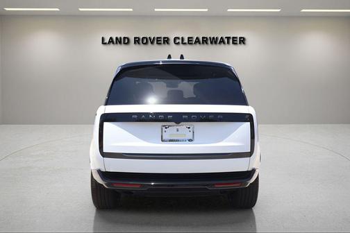 Fuji White 2026 Land Rover Range Rover P400 SE