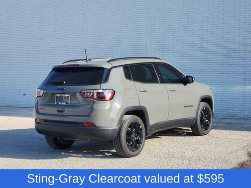 Sting Gray Clearcoat 2026 Jeep Compass Latitude