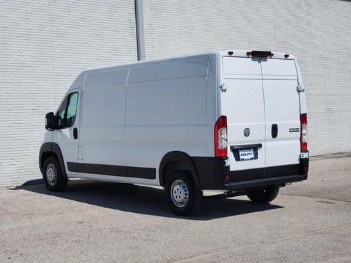 Bright White Clearcoat 2027 RAM ProMaster 2500 HIGH ROOF