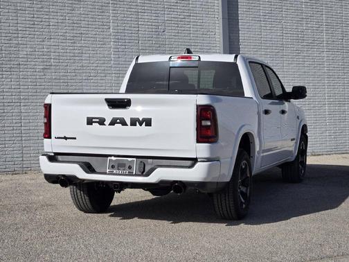 Bright White Clearcoat 2027 RAM 1500 Big Horn/Lone Star