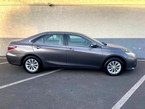 2017 Toyota Camry XLE