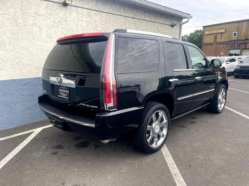 2011 Cadillac Escalade Premium