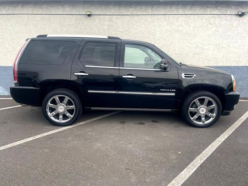 2011 Cadillac Escalade Premium