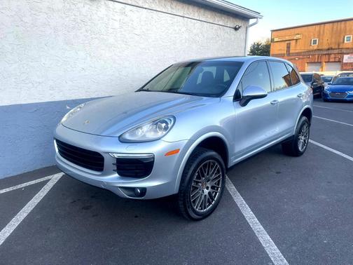 2017 Porsche Cayenne Platinum Edition