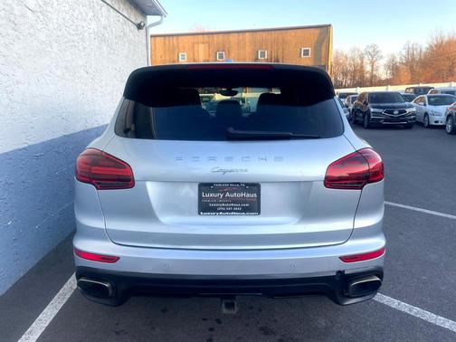 2017 Porsche Cayenne Platinum Edition