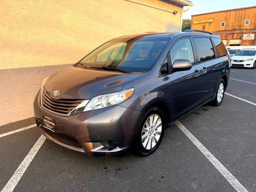 2015 Toyota Sienna LE