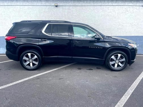 2020 Chevrolet Traverse LT Leather