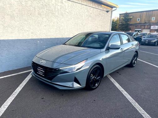 2022 Hyundai ELANTRA HEV Blue