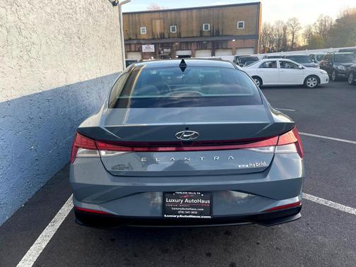 2022 Hyundai ELANTRA HEV Blue