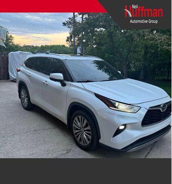 Pearl 2023 Toyota Highlander Platinum