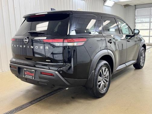 2025 Nissan Pathfinder S 4WD