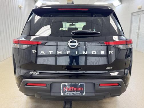 2025 Nissan Pathfinder S 4WD