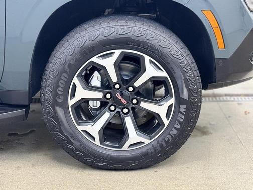 2026 GMC Yukon 4WD AT4