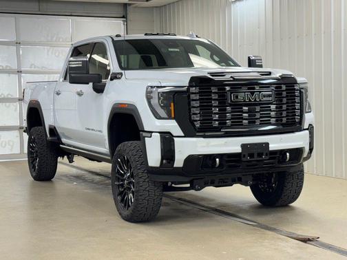Glacier White Tricoat 2026 GMC Sierra 2500 Denali Ultimate