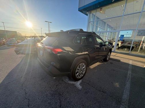 2025 Toyota RAV4 XLE Premium