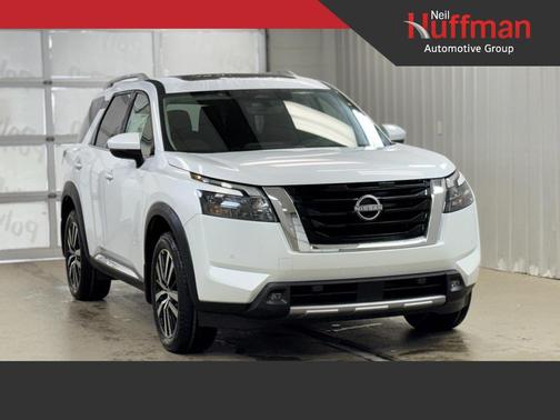 2025 Nissan Pathfinder Platinum 4WD