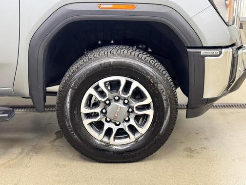 2026 GMC Sierra 3500 SLT