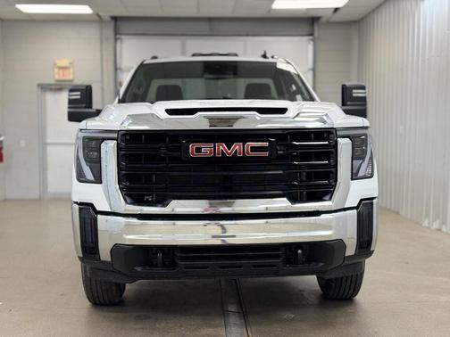 2025 GMC Sierra 2500 Base