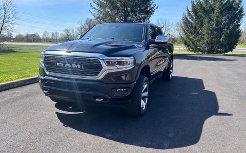 Diamond Black Crystal Pearlcoat 2021 RAM 1500 Limited