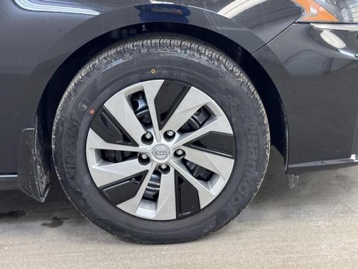 2025 Nissan Altima S FWD