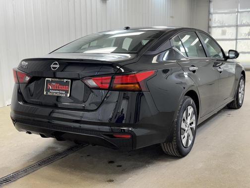 2025 Nissan Altima S FWD