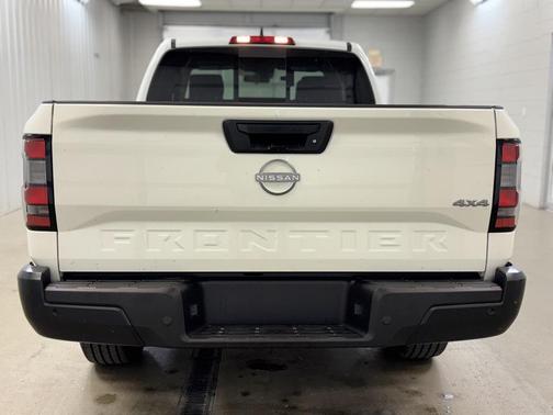 2025 Nissan Frontier S