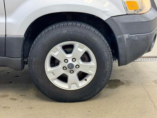 Silver Metallic Clearcoat 2007 Ford Escape Base