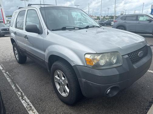 Silver Metallic Clearcoat 2007 Ford Escape Base
