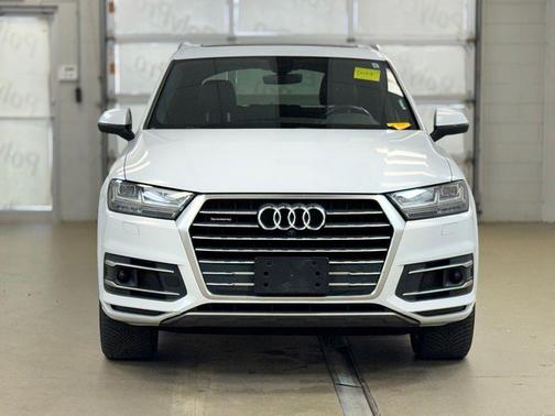 Carrara White 2018 Audi Q7 2.0T Premium Plus