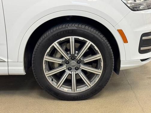 Carrara White 2018 Audi Q7 2.0T Premium Plus