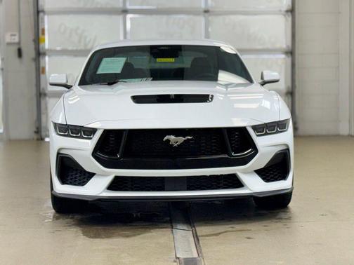 Oxford White 2025 Ford Mustang GT