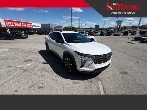 Summit White 2024 Chevrolet Trax FWD 2RS