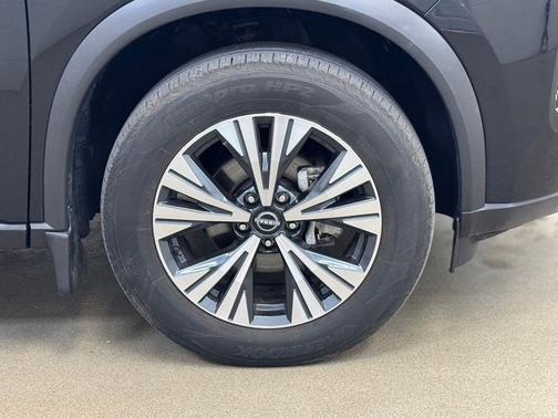 Super Black 2023 Nissan Rogue SV