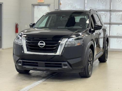 2024 Nissan Pathfinder SV FWD