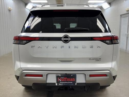 2025 Nissan Pathfinder Platinum 4WD
