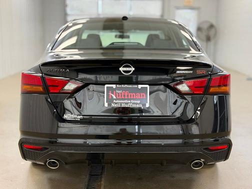 Super Black Clearcoat 2026 Nissan Altima 2.5 SR