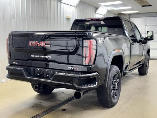 2024 GMC Sierra 2500 AT4