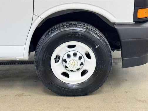 2025 Chevrolet Express 2500 RWD 2500 Regular Wheelbase WT