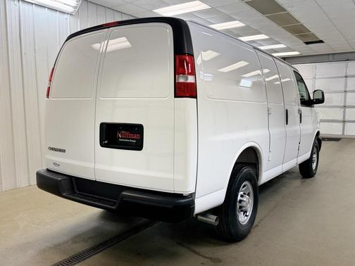 2025 Chevrolet Express 2500 RWD 2500 Regular Wheelbase WT