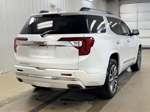 2022 GMC Acadia Denali