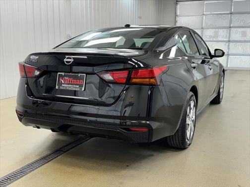 2025 Nissan Altima S FWD