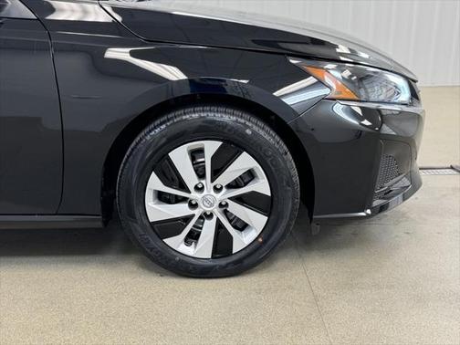 2025 Nissan Altima S FWD