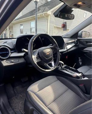 Sterling Gray Metallic 2024 Chevrolet Trax LT