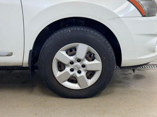 Pearl White 2014 Nissan Rogue Select S