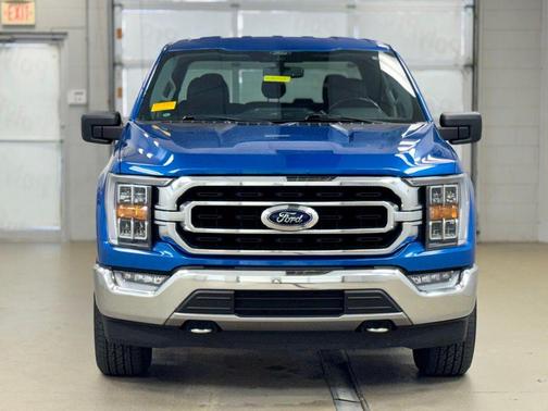 Velocity Blue Metallic 2021 Ford F-150 XLT