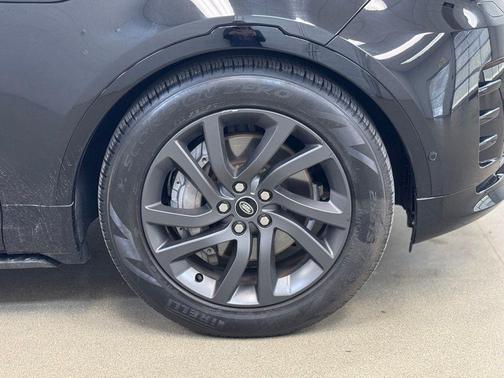 Santorini Black Metallic 2023 Land Rover Discovery P300 S R-Dynamic