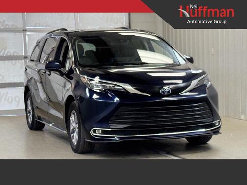 2024 Toyota Sienna XLE