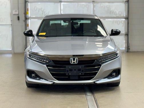 Lunar Silver Metallic 2022 Honda Accord Hybrid Sport