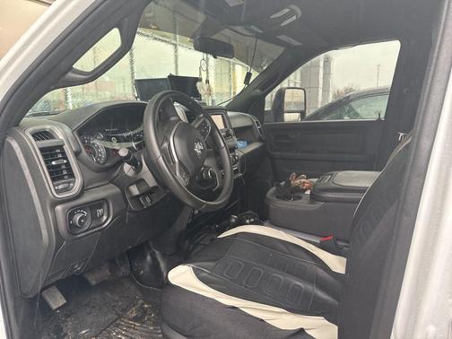 2024 RAM 2500 Tradesman Crew Cab 4x4 6'4' Box