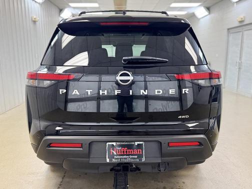 2025 Nissan Pathfinder SV 4WD